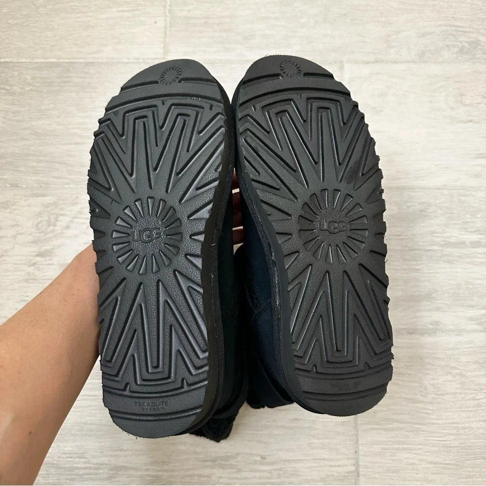 UGG Purl Strap Boot Black Size 7 New